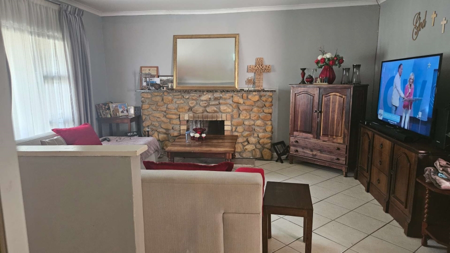 3 Bedroom Property for Sale in Gustrouw Western Cape